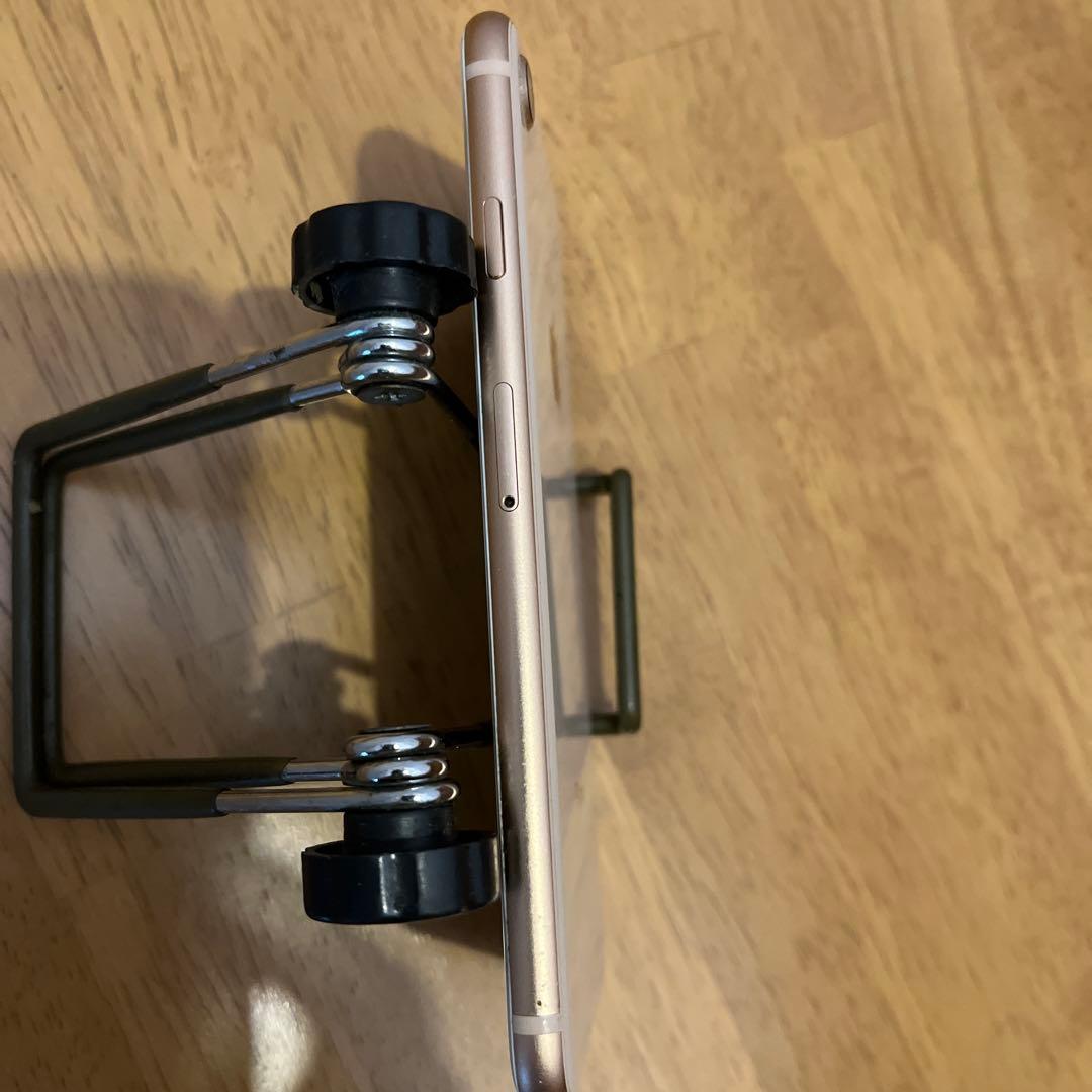 美品　iPhone8 本体