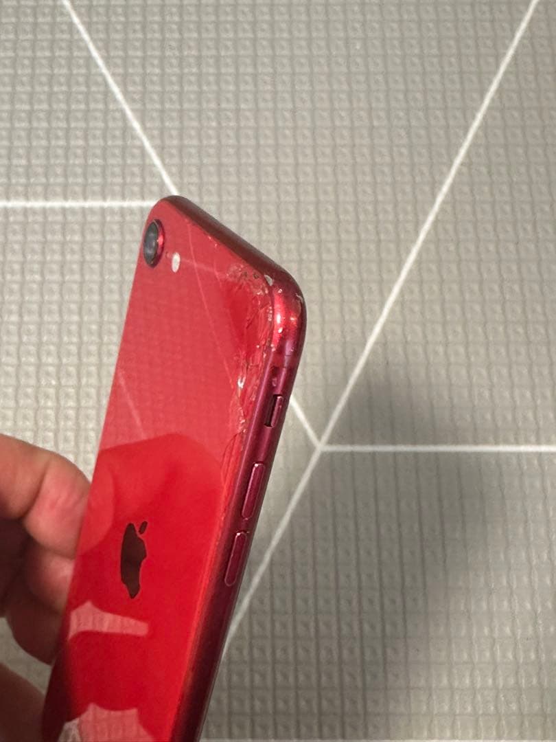 〈Apple careあり〉iPhoneSE 第２世代 64GB SIMフリー