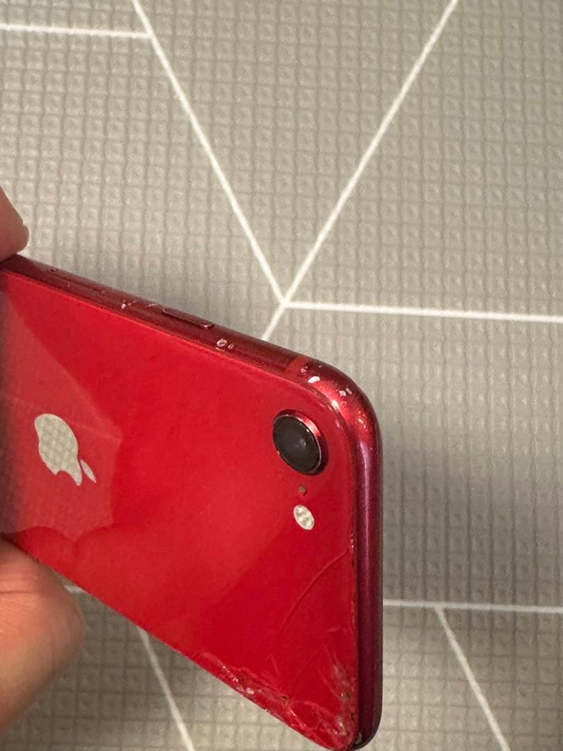 〈Apple careあり〉iPhoneSE 第２世代 64GB SIMフリー