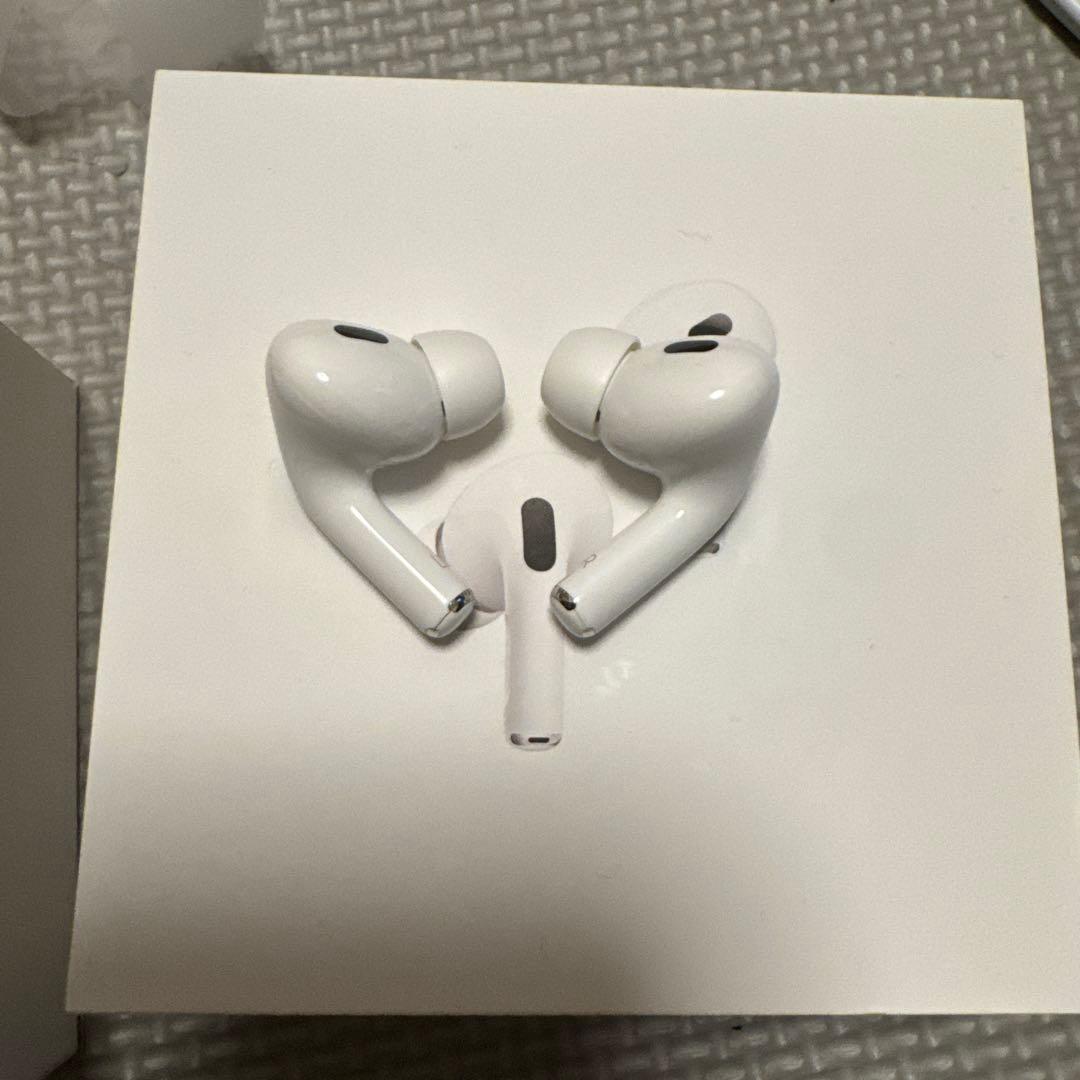 AirPods Pro 第2世代　TYPE C充電ケーブル未使用　ケース付き