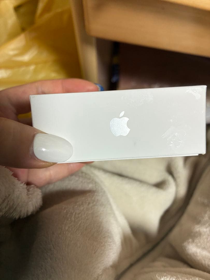 Apple AirPods4本体 ホワイト　新品正規品