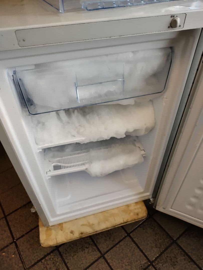 アイリスオーヤマ 前開き冷凍庫 KUSD-9B/85L 2020年