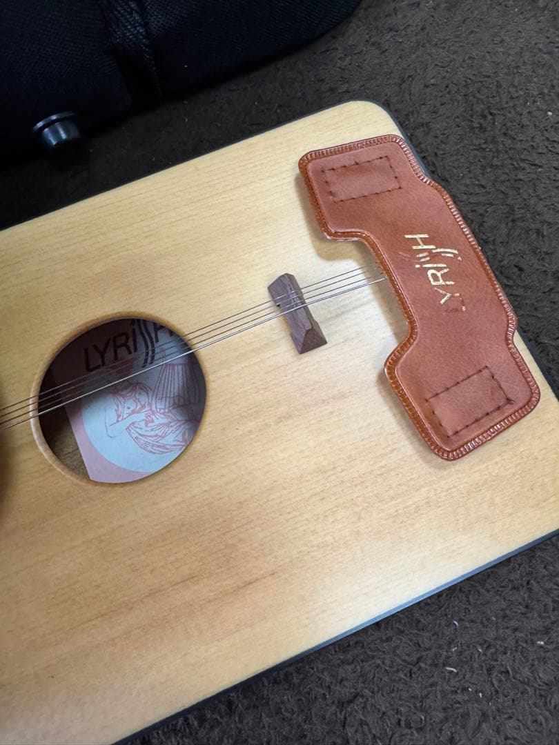 LYRISH 4弦 6キー 琴 キャリングケース付き