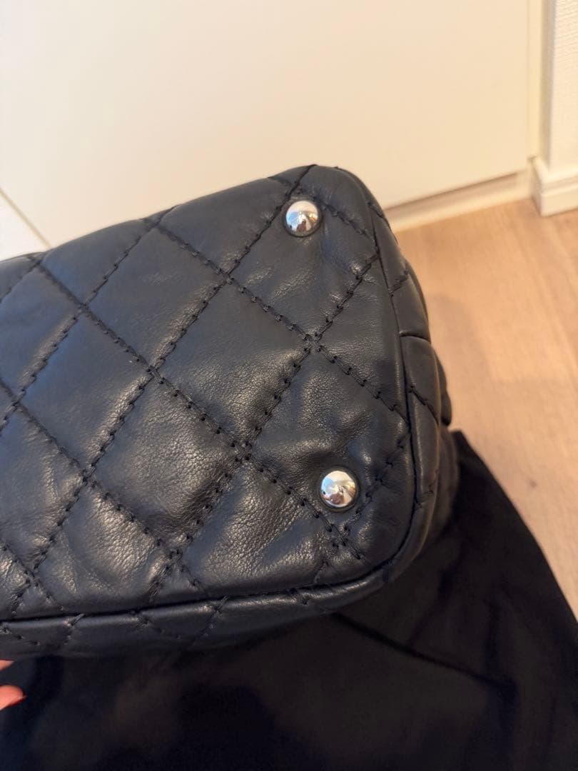 2日間のみ出品。激特価！CHANELシャネルカーフスキンチェーンショルダーバック