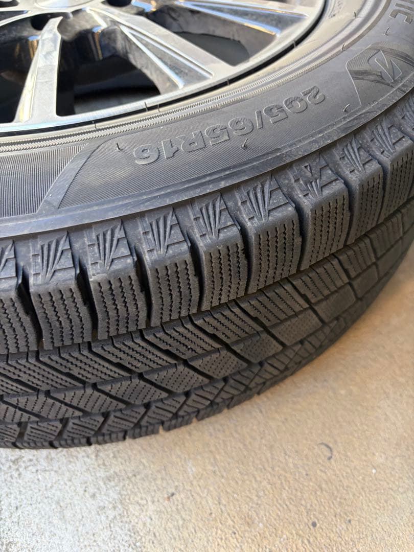 2024年製ブリザックスタッドレスタイヤ4本セットBALMINUM ホイール