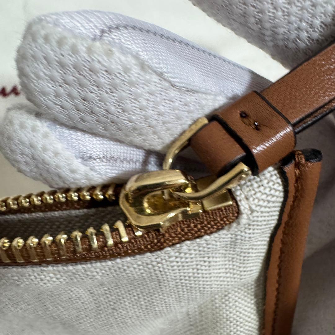 【未使用級】サルヴァトーレフェラガモ Studio Box bag ガンチーニ