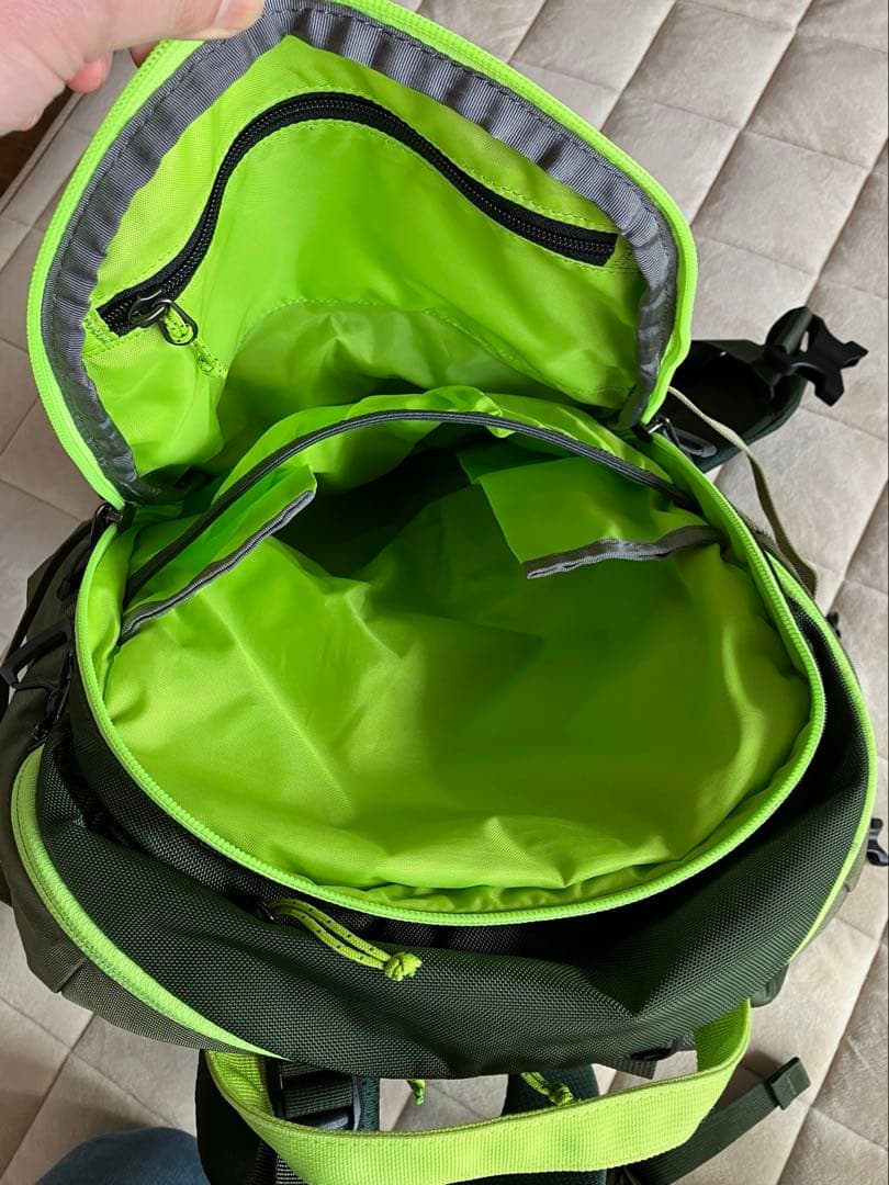 Patagonia スノードリフター　30L バックパック カーキ　オリーブ