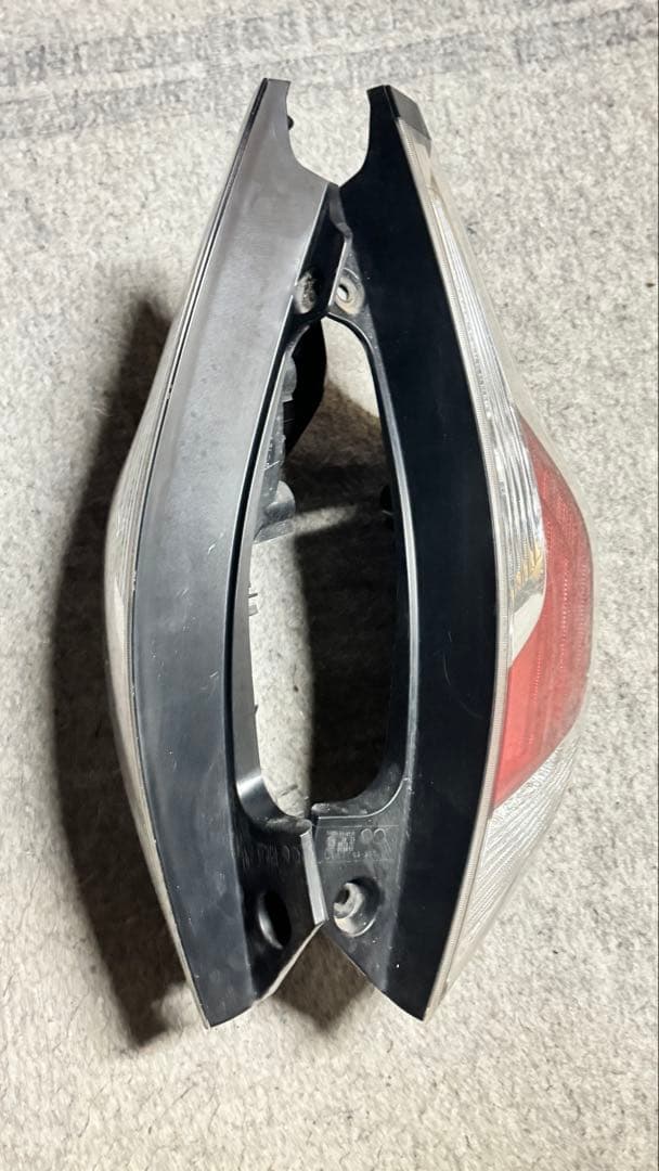 トヨタアクアNHP10中期左右テールランプ