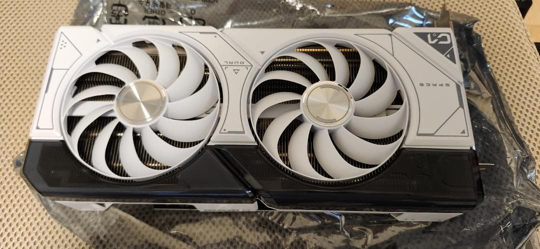 ASUS グラフィックボード DUAL-RTX4070-O12G-WHITE