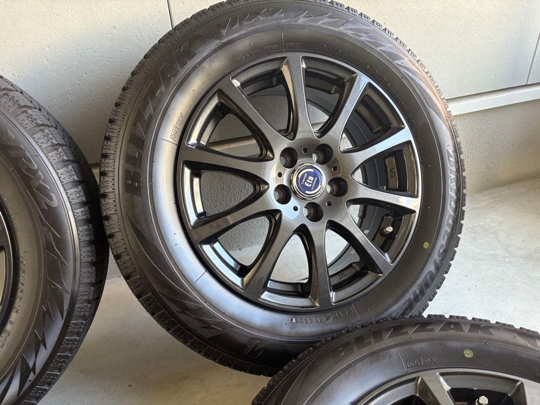 極美品　195/65R15 pcd100 スタッドレス VRX2プリウスカローラ