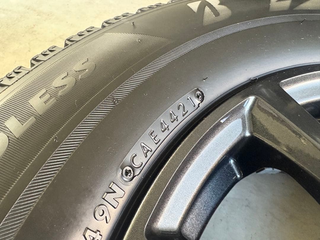 極美品　195/65R15 pcd100 スタッドレス VRX2プリウスカローラ