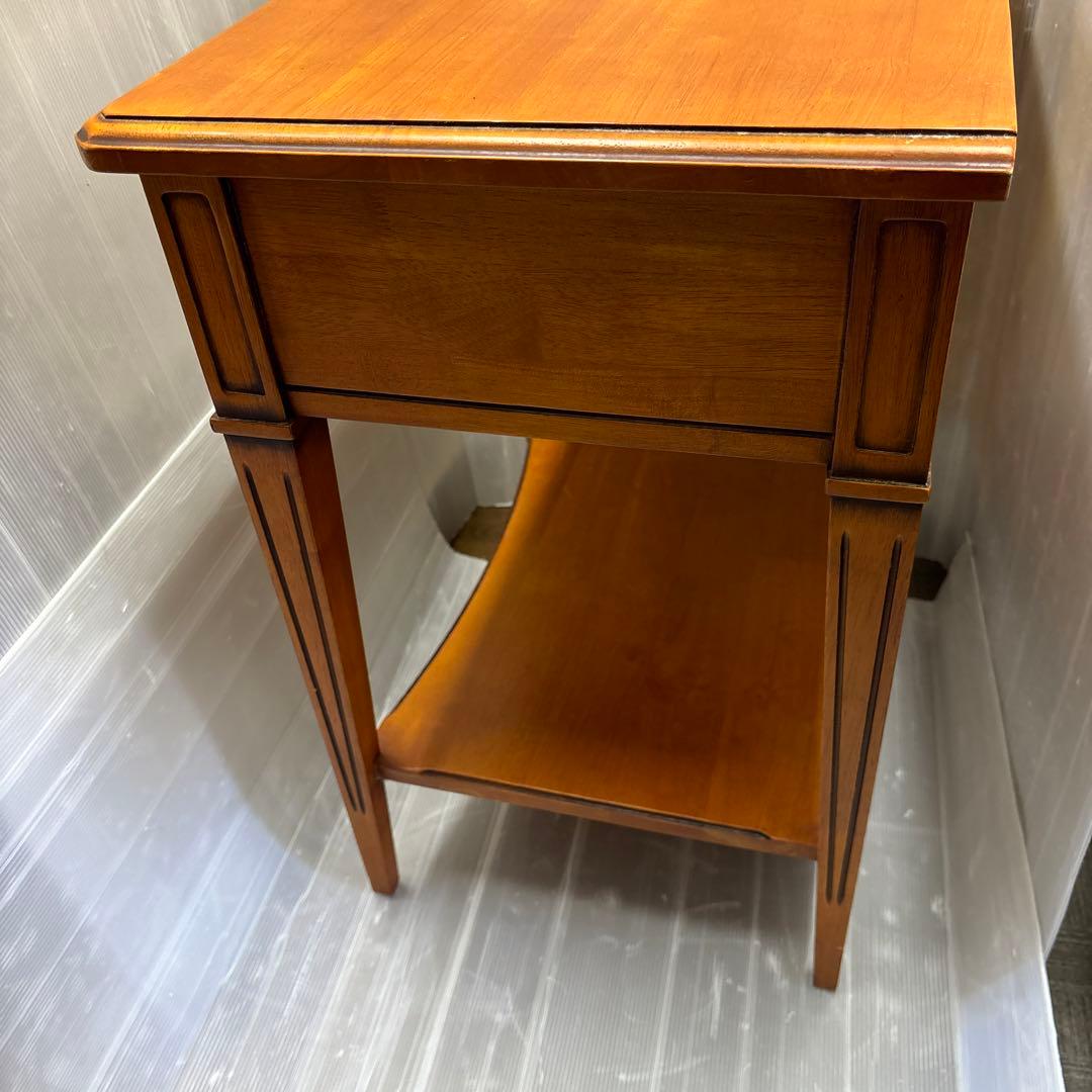 サイドテーブル　チェスト　机