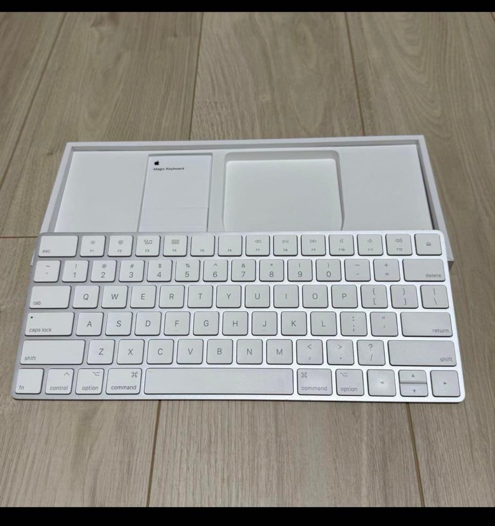 Mac mini M2（16GB 256GB）とMagic Keyboard