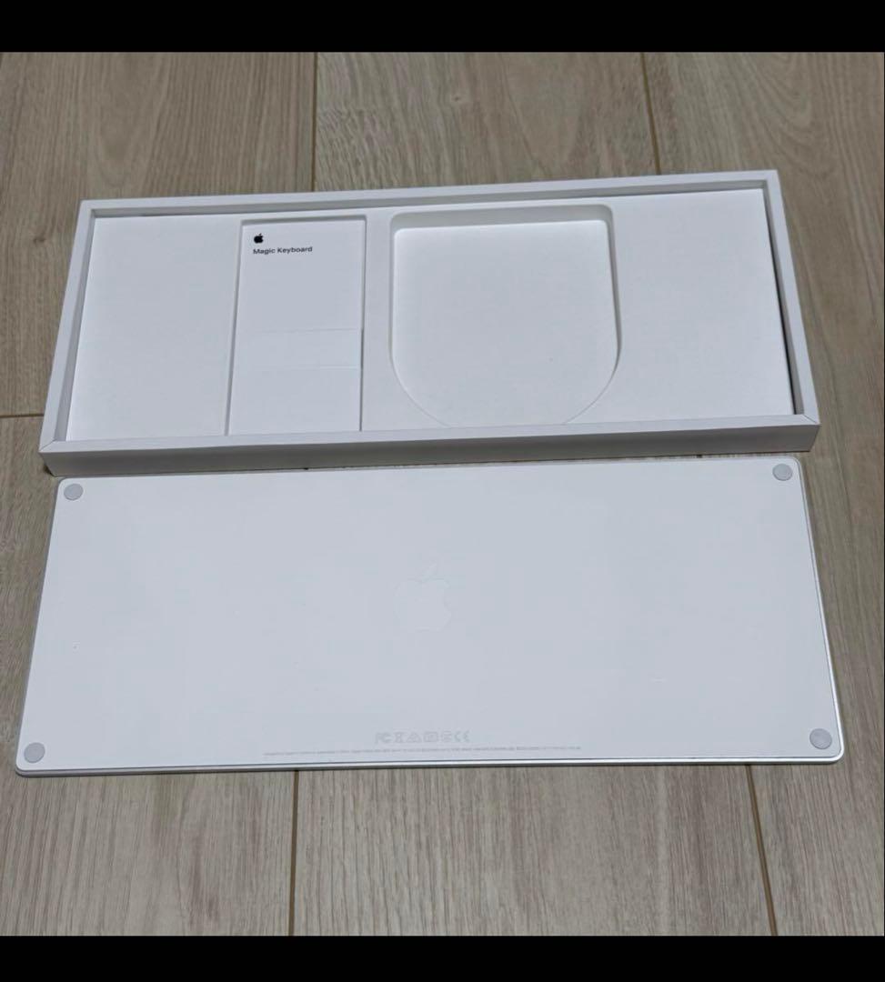 Mac mini M2（16GB 256GB）とMagic Keyboard