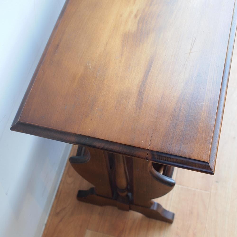 カリモク/karimoku コロニアル サイドテーブル マガジンラック付き