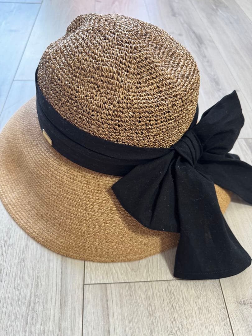 【美品】BICHERIE　ビシェリ　100%遮光　麦わら帽子　ハットリボンつば広