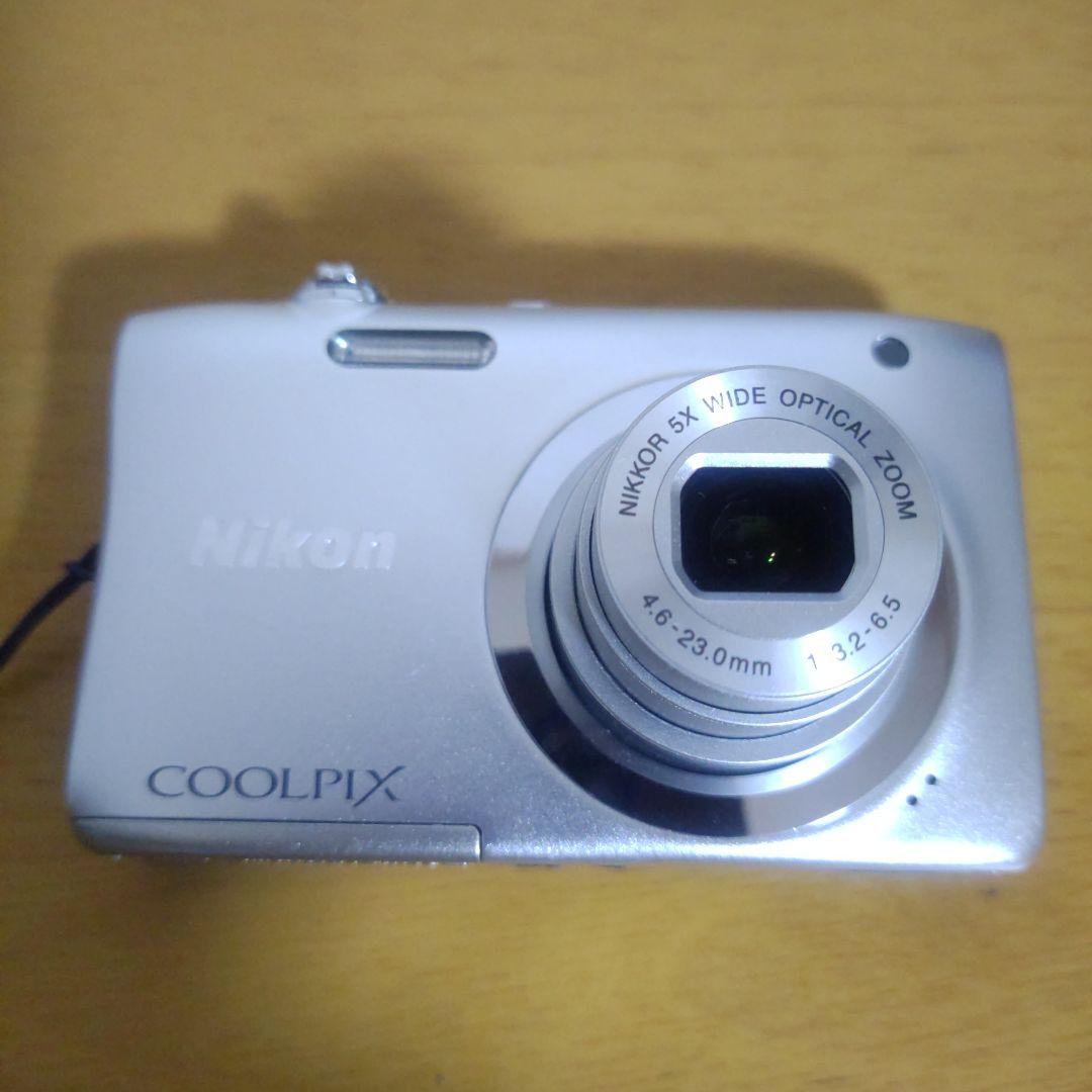 Nikon COOLPIX コンパクトデジタルカメラ シルバー