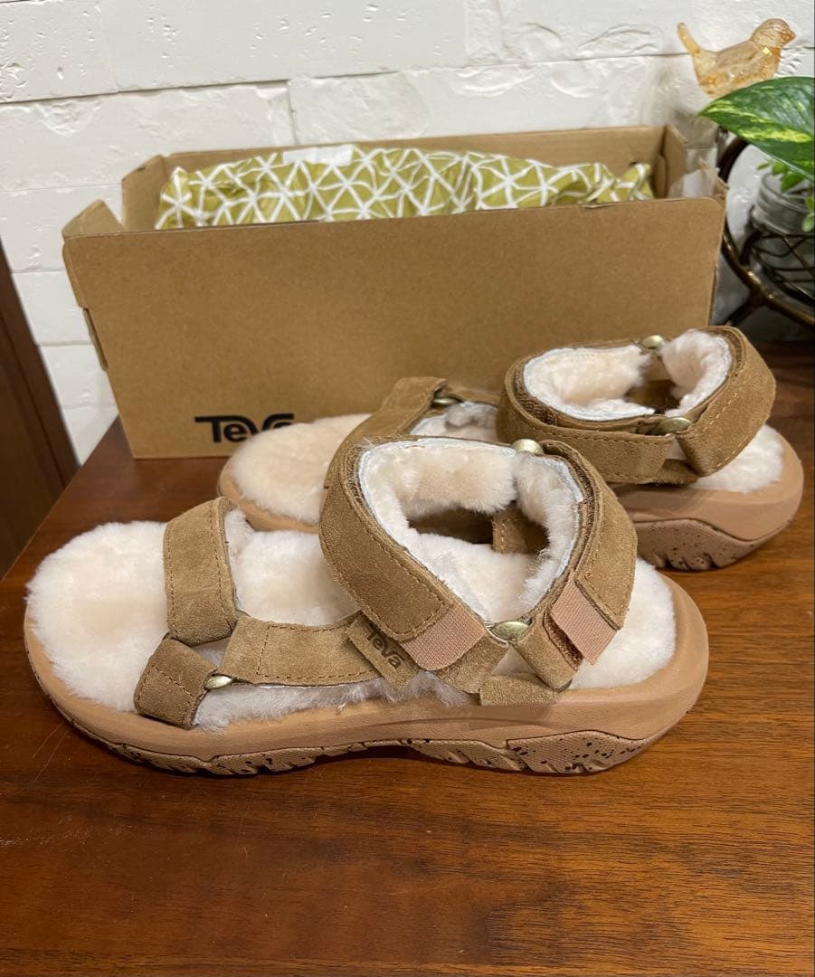 Teva スポーツサンダル ブラウン 箱付き
