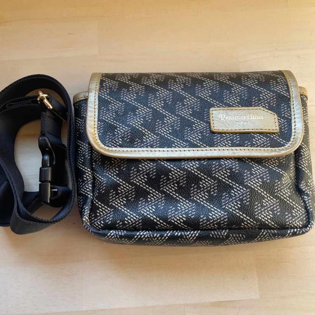 レザレクション:ポーチ