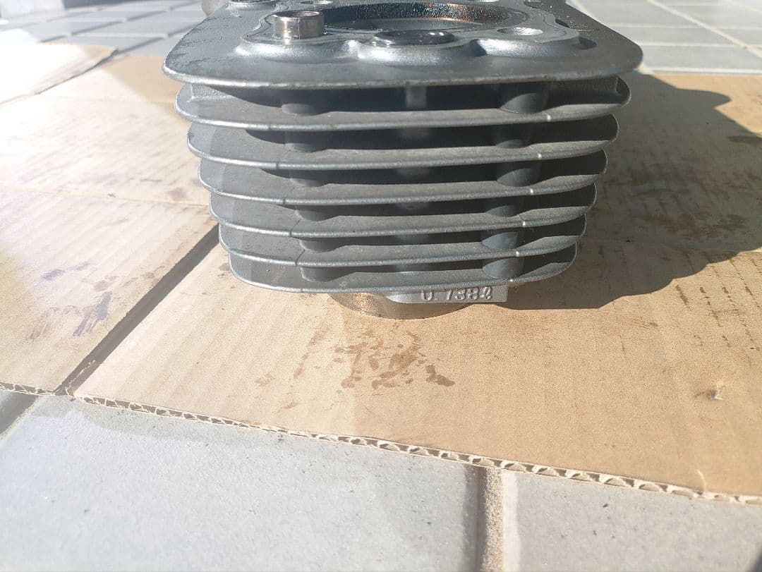 ゼファー750　 シリンダー　 シリンダーブロック　腰上