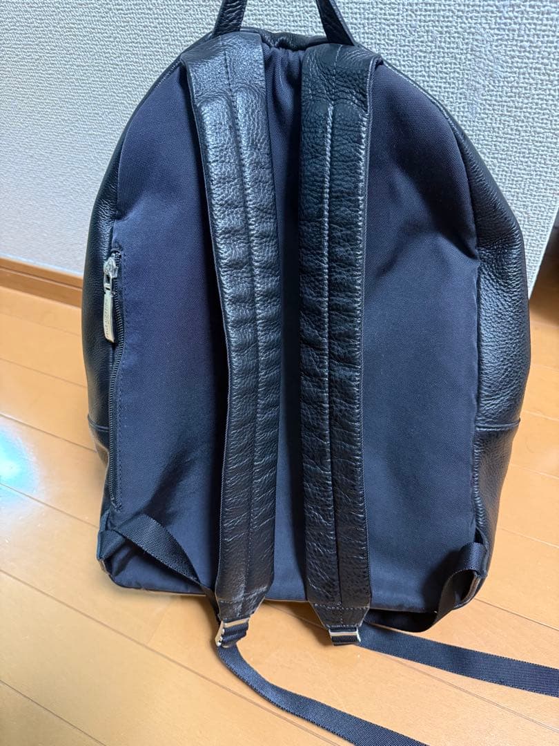 ペッレモルビダ バックパック 黒 レザーリュック