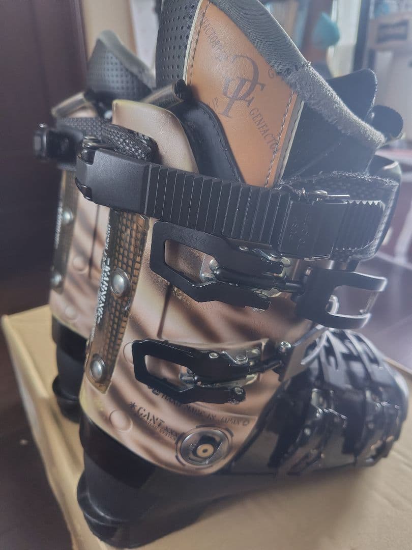 ゆうじろう　GEN FACTORY　フリースキーブーツモデル