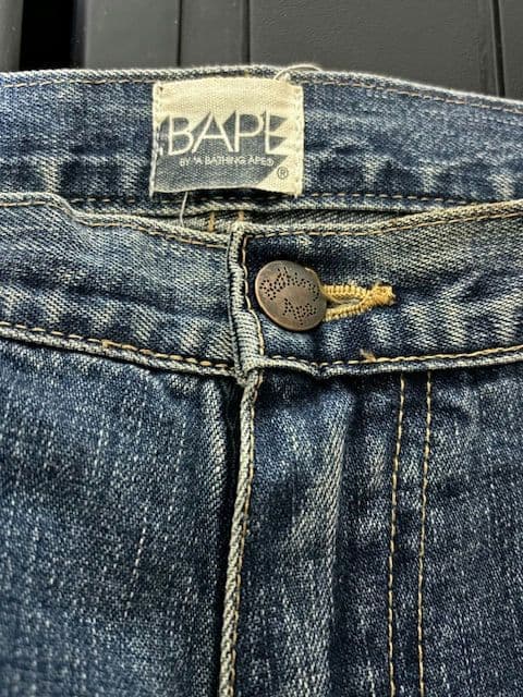 A BATHING APEデニム ロゴペイント