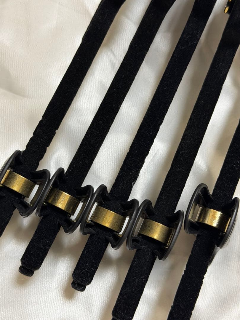 シャネルロゴ付き衣類ハンガー5本セット