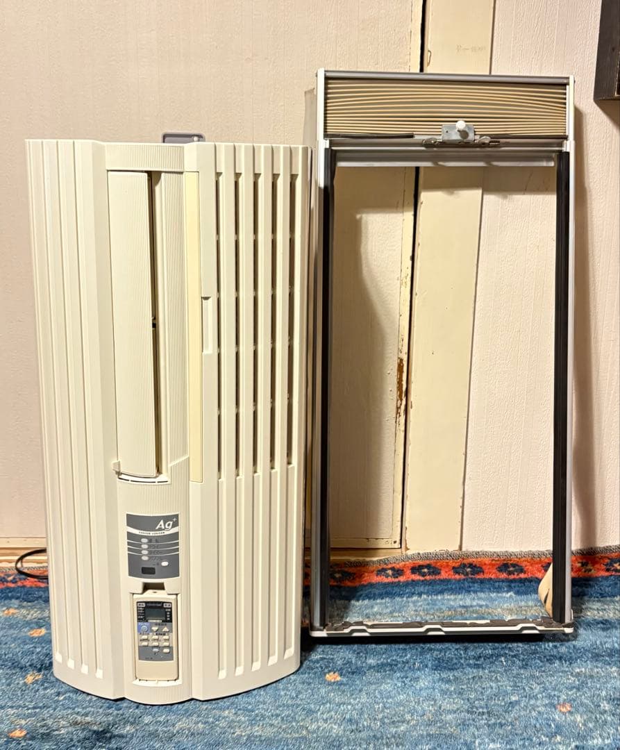 トヨトミ・窓用エアコン スリムデザイン ホワイト工事不要