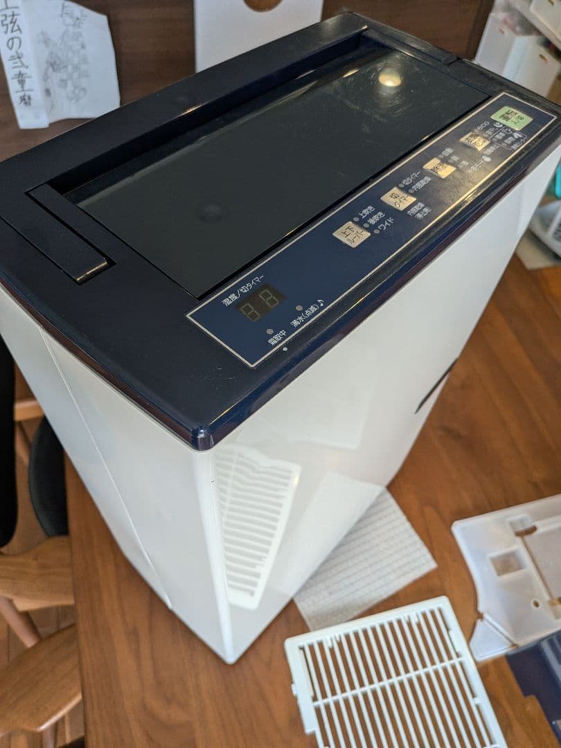 ト*イ様 コロナ 除湿機 CD-H1016 2016年製