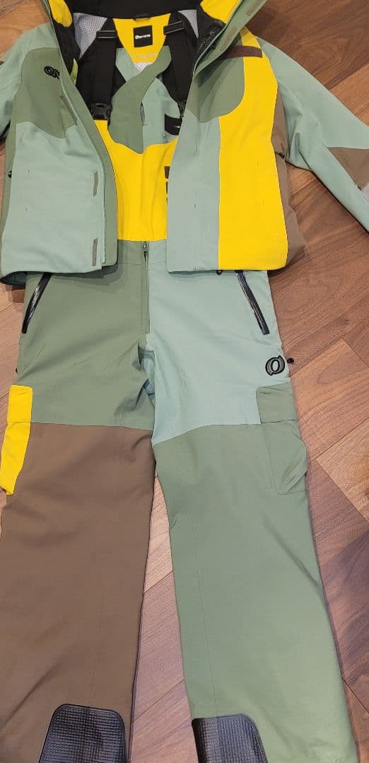 【美品】ONYONE ZONE OUTER Lサイズ 24-25モデル