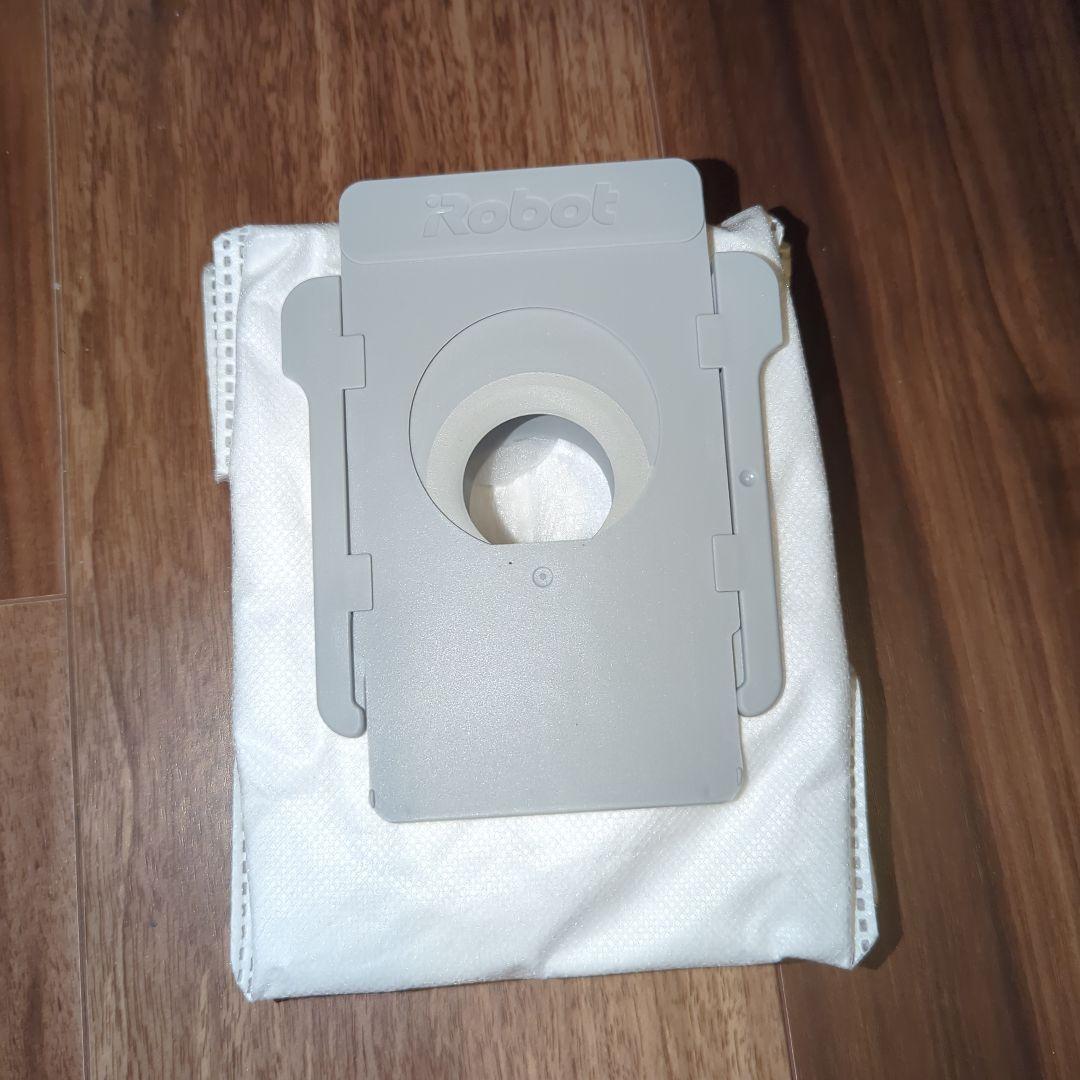 【箱あり】iRobot Roomba j7+ 本体&各種備品（紙パック1個付き）