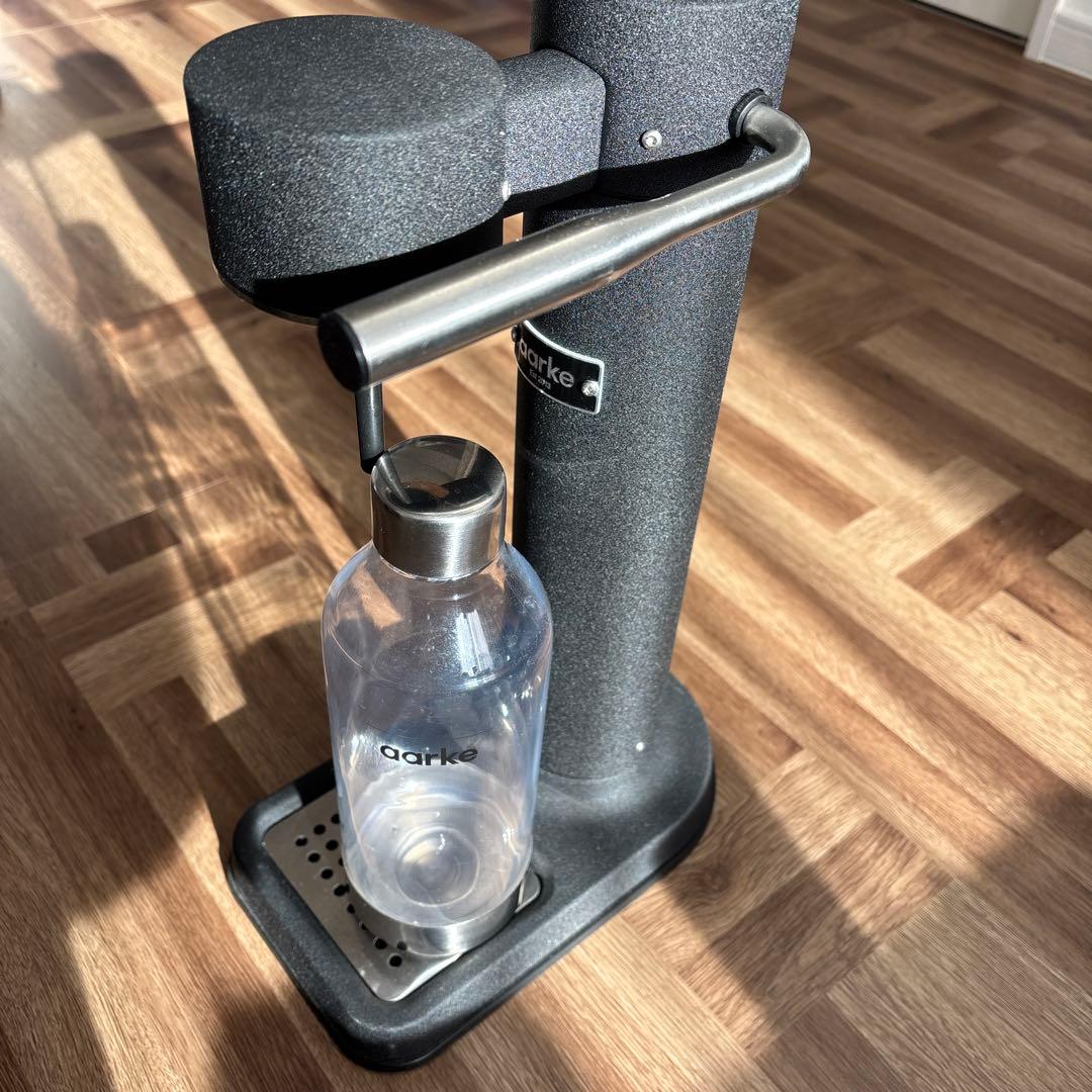aarke 炭酸水メーカー ブラック　ガス一本付