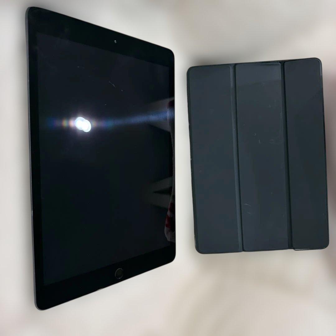 Apple iPad ブラック 本体 カバー付き