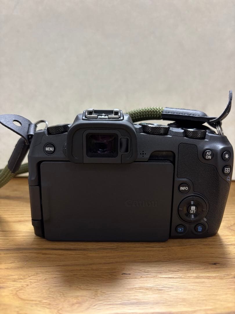Canon EOS RP ミラーレスカメラ 本体＋レンズ（その他）保証書付