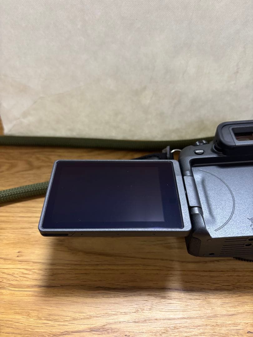 Canon EOS RP ミラーレスカメラ 本体＋レンズ（その他）保証書付