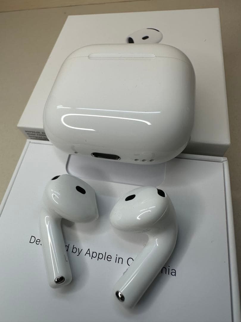 【美品】AirPods 4 ANCモデル MXP93J/A 39PYJ