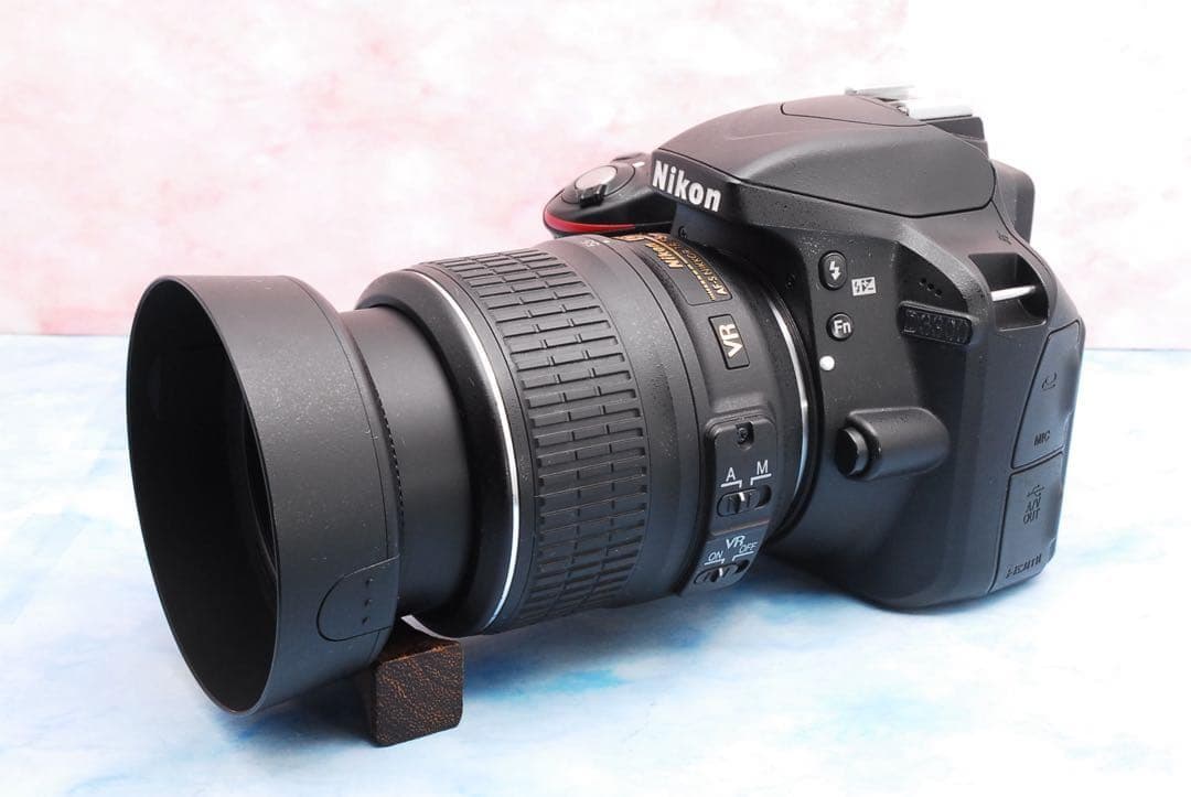 ニコン D3300☆一眼レフカメラ☆バッグ付☆美品＆S数少☆初心者向け