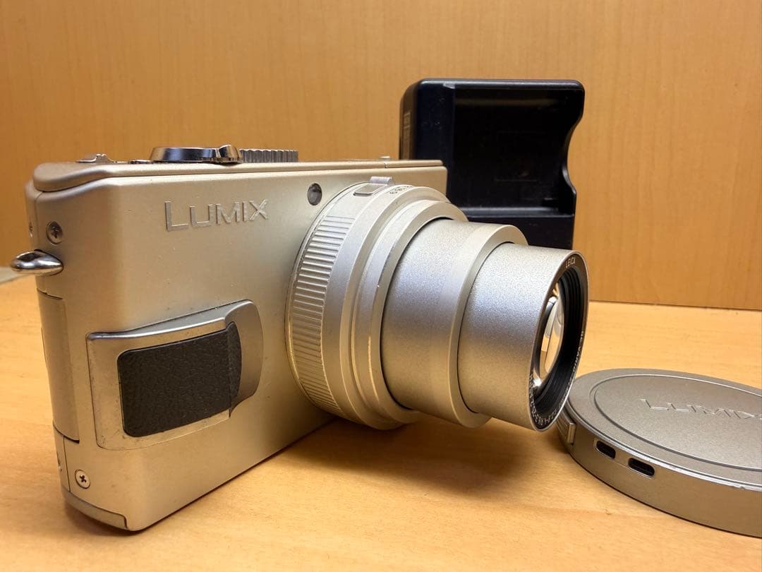 LUMIX DMC-LX2 コンパクトデジタルカメラ　Panasonic