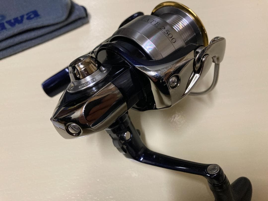 ダイワ　スピニングリール　セルテート　2500　美品