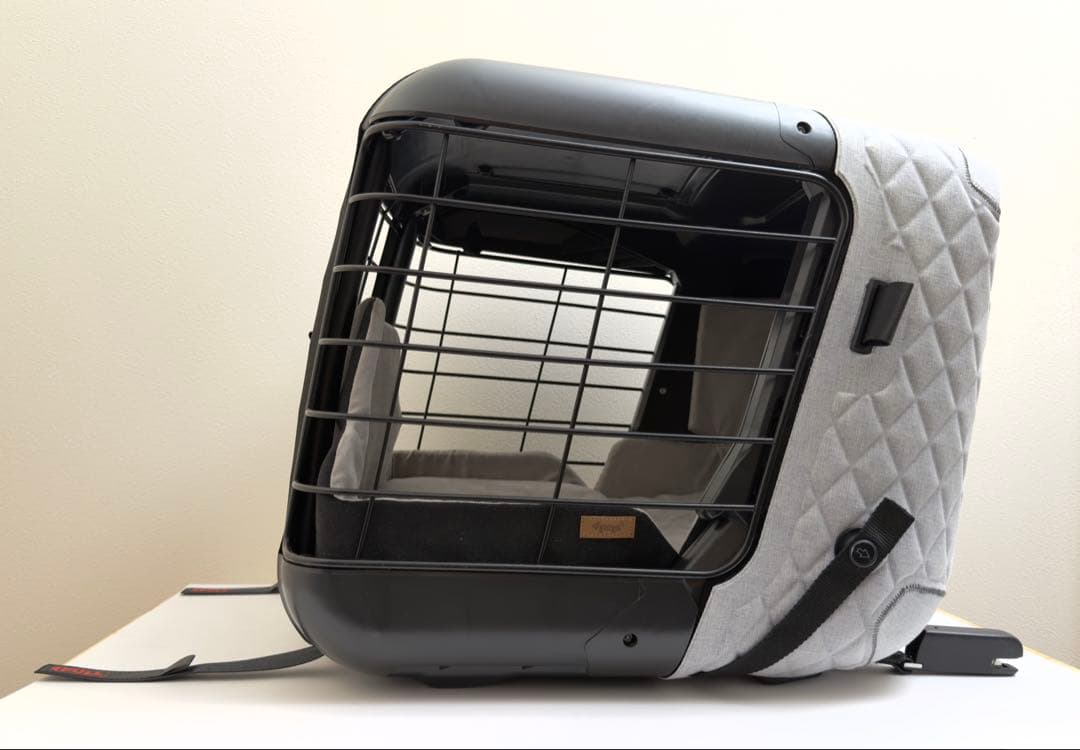 4Pets Caree 車載クレート ISOFIX付 小型犬 犬猫 ハードタイプ