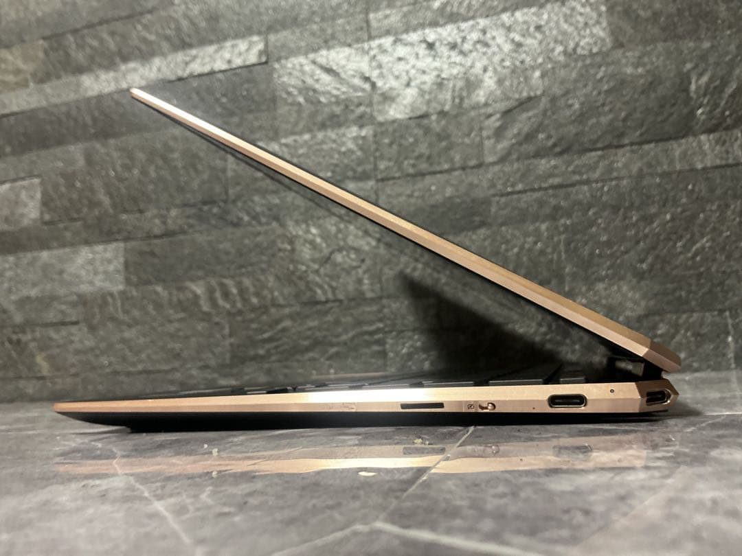 美品 HP SPECTRE corei7メモリ16GB NVMeSSD256GB