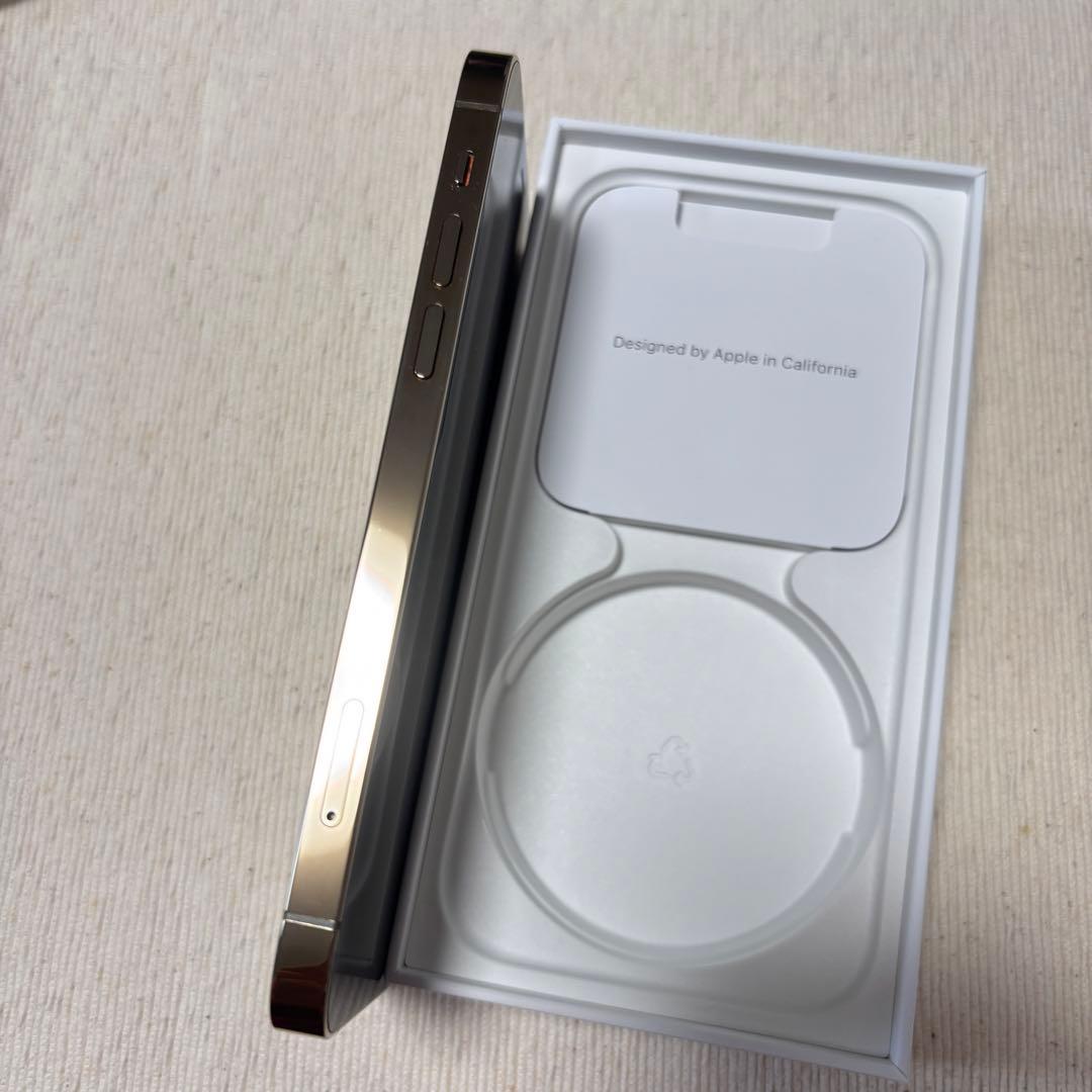 美品 ！Apple iPhone12Pro ゴールド本体のみ