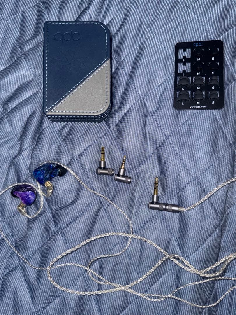 qdc uranus リケーブル可能 有線イヤホン