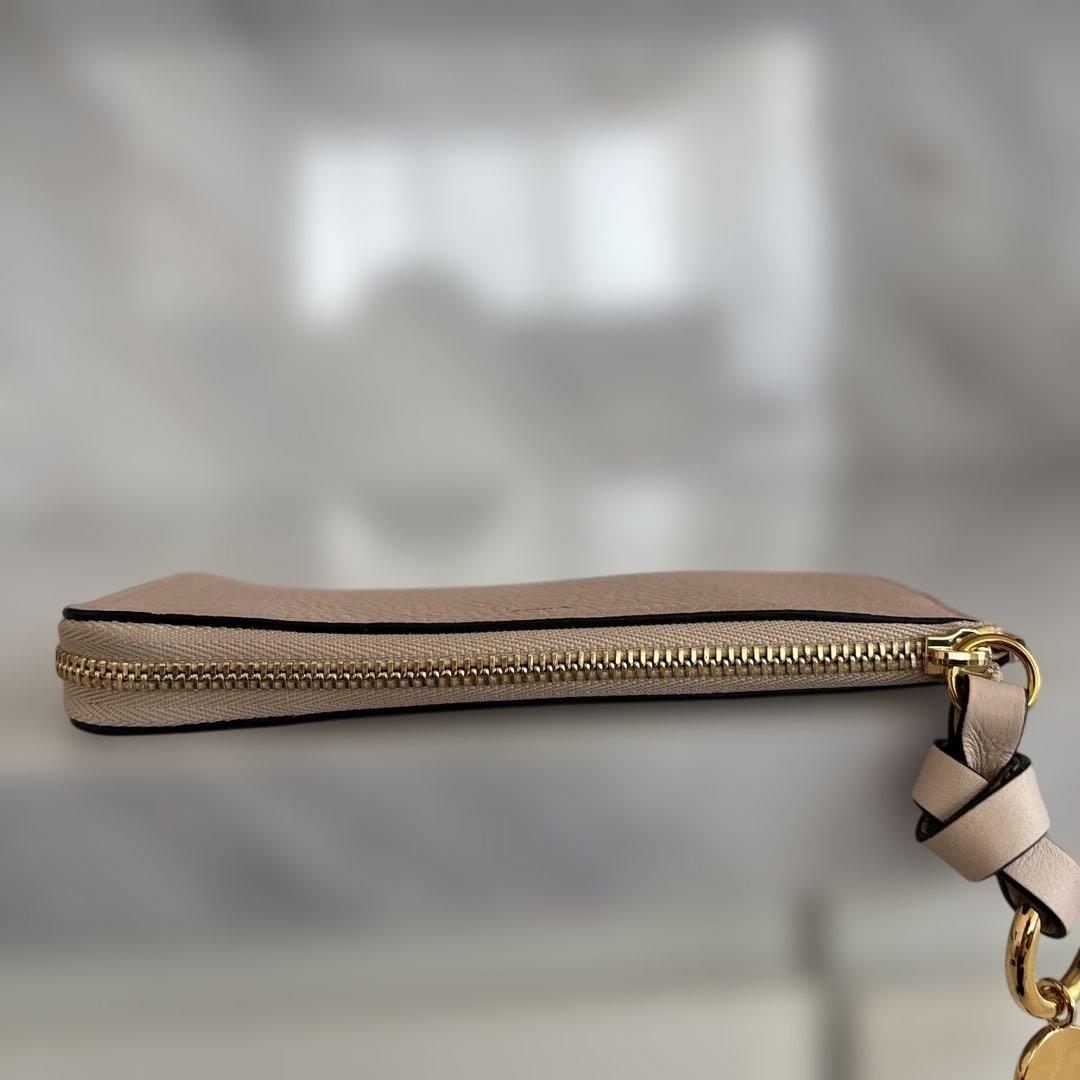 新品未使用　クロエ　Chloe キーリング付き小銭入れ、フラグメントケース