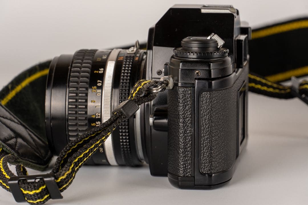 フィルムカメラ Nikon EM + Nikkor Ai-S 50mm F1.4