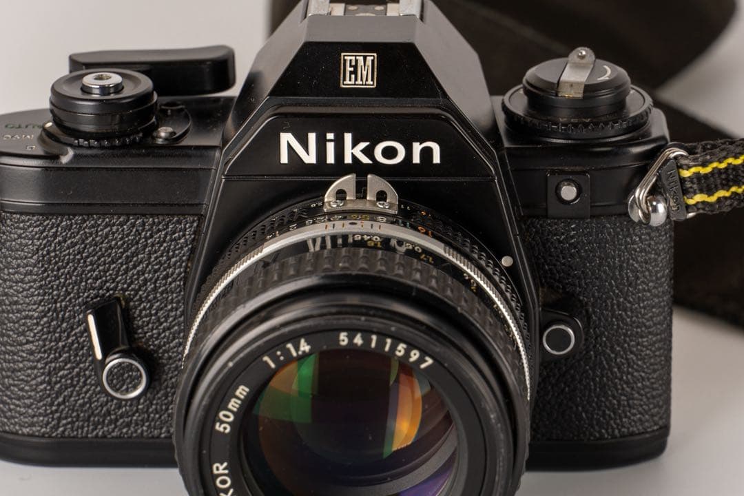 フィルムカメラ Nikon EM + Nikkor Ai-S 50mm F1.4