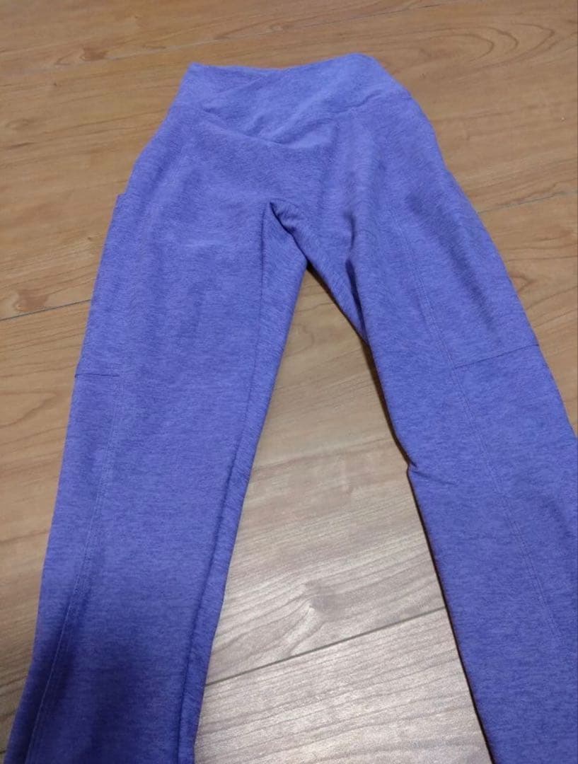 Bombshell SPORTSWEAR(ボムシェルスポーツウェア)