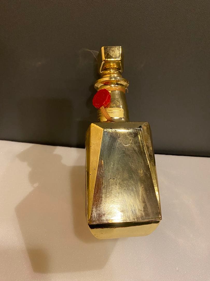 サントリーローヤル古酒ゴールドラベル干支羊モデル