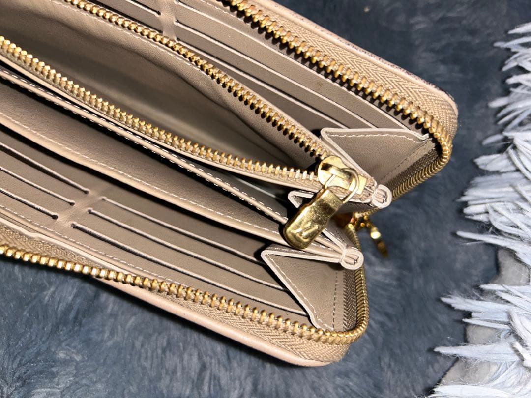 s*i様 ルイヴィトン モノグラム エンボス ジッピー・ウォレット